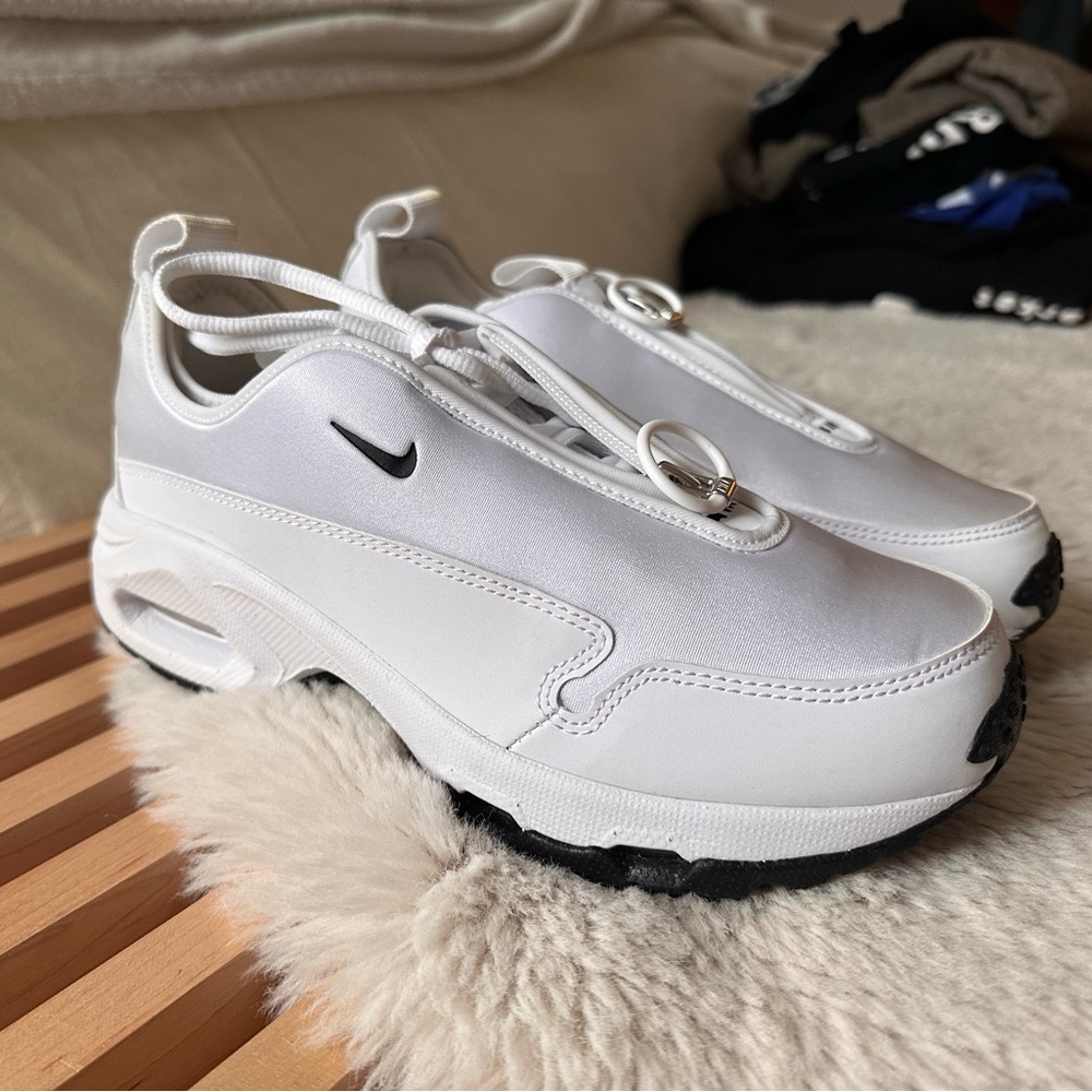 Comme des Garçons Homme Plus x Air
Sunder Max White
(2022)
White/White/White